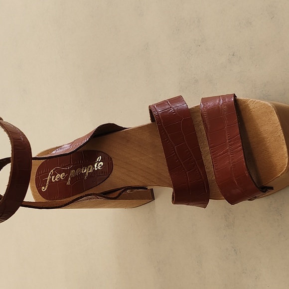 Free People Mallory Clogs size 40/9.5 NWOB - Picture 7 of 8